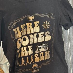 “here comes the sun” beatles tshirt